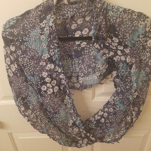 **4 for $20** American Eagle Infinity Scarf
